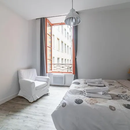 Bright Flat On Place Carnot Apartment